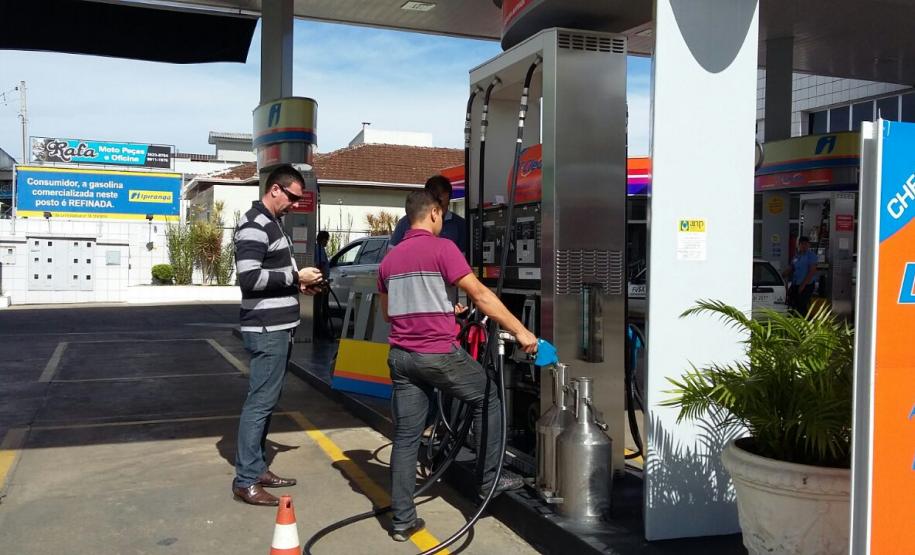 União da Vitória Ipem fiscaliza postos de combustíveis em União da Vitória