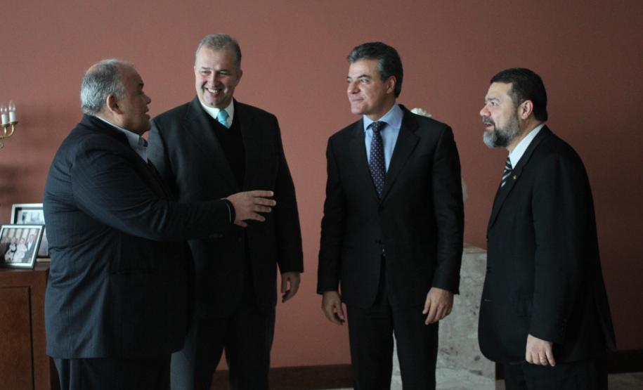 governador Beto Richa Oliveira Filho em visita ao governador Beto Richa