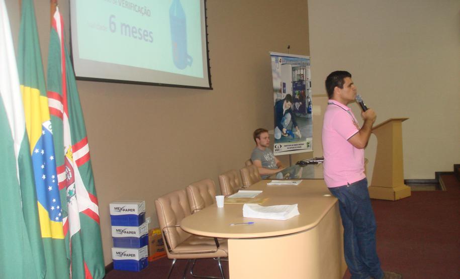 Aníbal Requião Neto - 4º Encontro Técnico em Bombas Medidoras de Combustíveis Líquidos - Curitiba