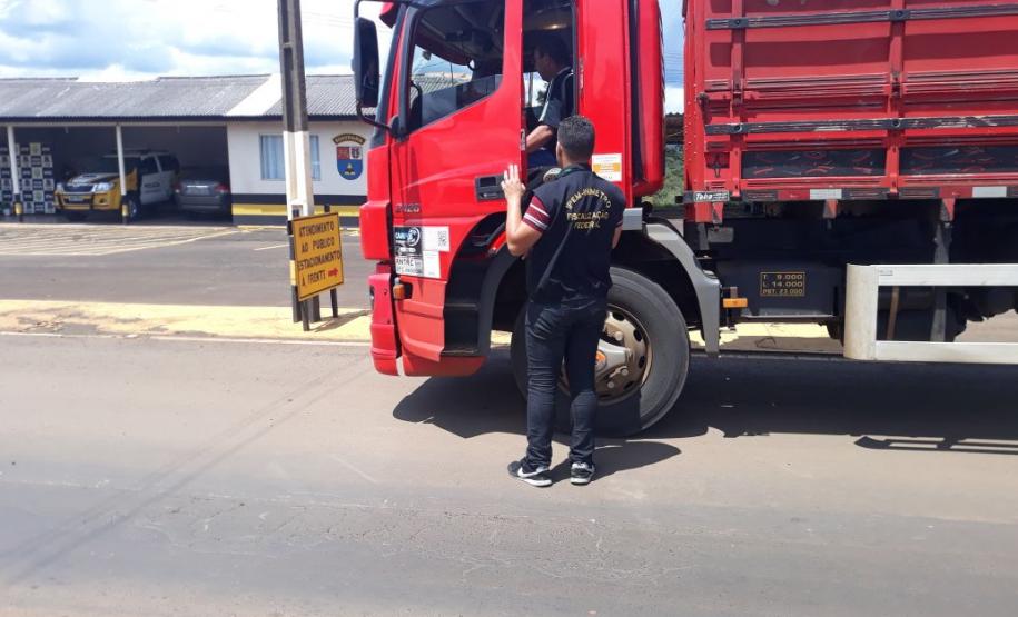 Guarapuava 31 01 18 Fiscalização de cronotacógrafos no Posto da Polícia Rodoviária Federal, BR 277, Guarapuava