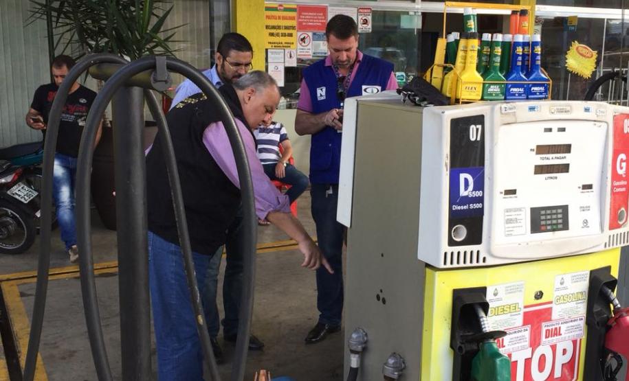 2018 03 08 FB Fiscalização em bombas de combustíveis em Francisco Beltrão