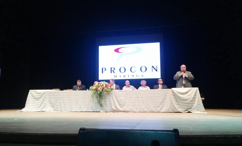 II Seminário Nacional de Direito do Consumidor, realizado no Teatro Municipal Calil Haddad, em Maringá