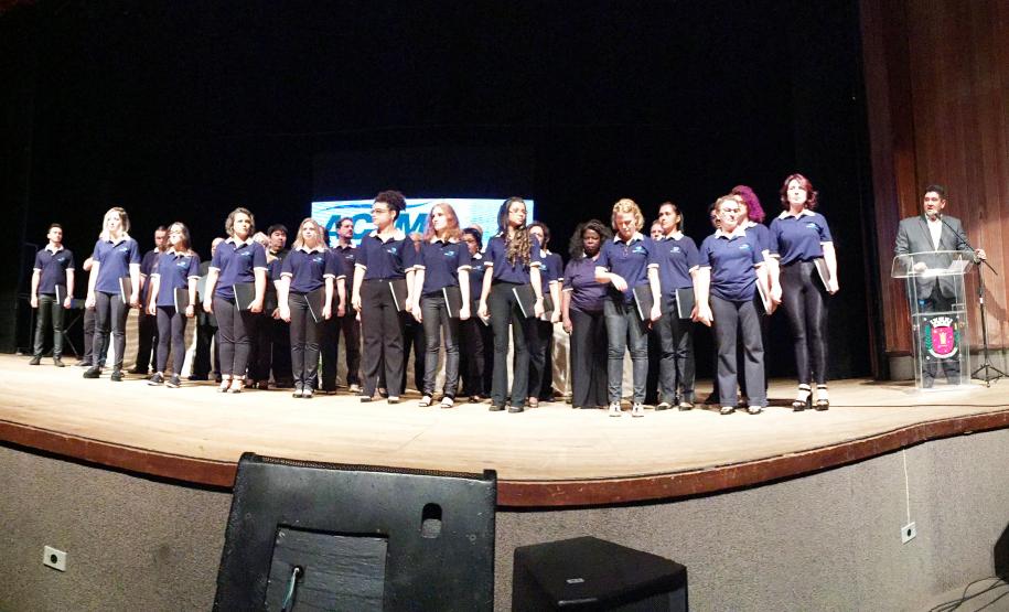 II Seminário Nacional de Direito do Consumidor, realizado no Teatro Municipal Calil Haddad, em Maringá