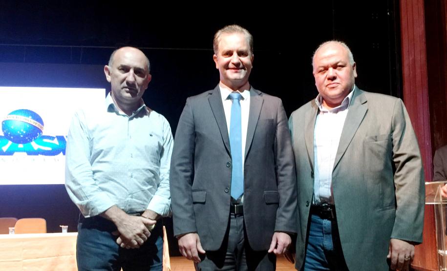 Oliveira Filho com o prefeito de Maringá Ulisses Maia e o vice-prefeito Edson Scabora