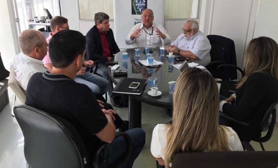 2018 05 04 Informatica Presidente Oliveira Filho assina Ordem de Serviço para modernização digital do Ipem/PR