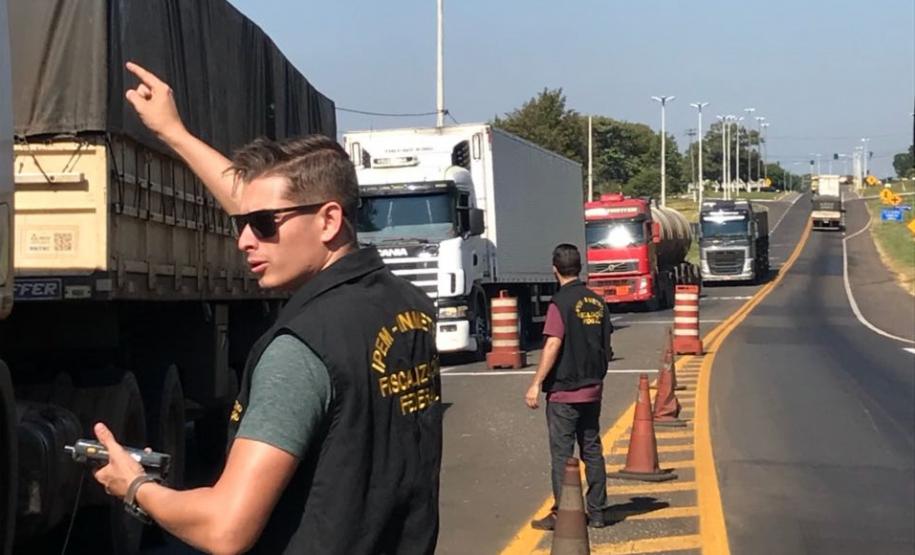 Fiscalização de cronotacógrafos na BR 153, km 40, em Santo Antônio da Platina