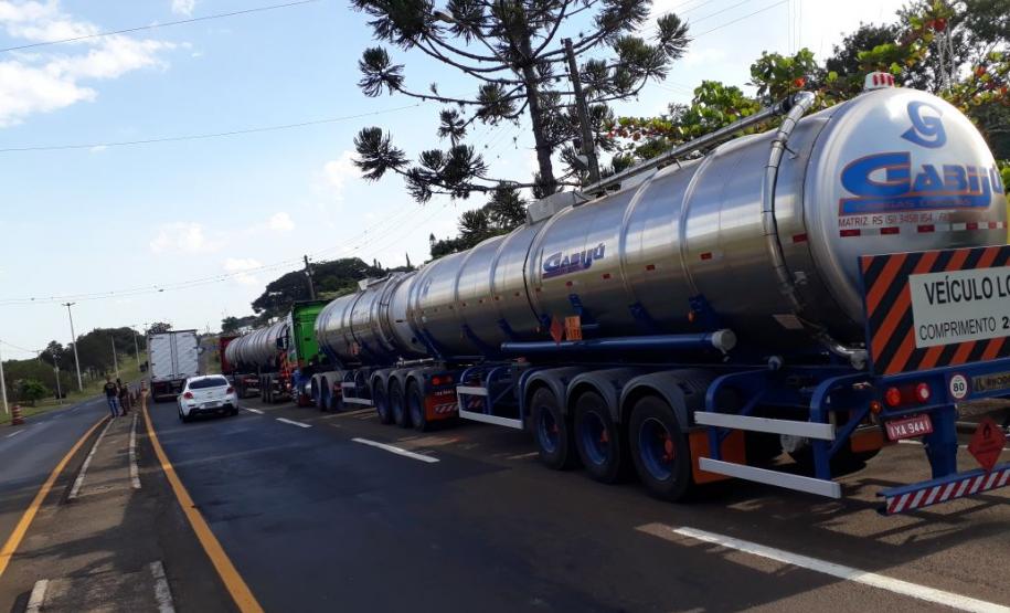 Fiscalização de cronotacógrafos na BR 153, km 40, em Santo Antônio da Platina/PR