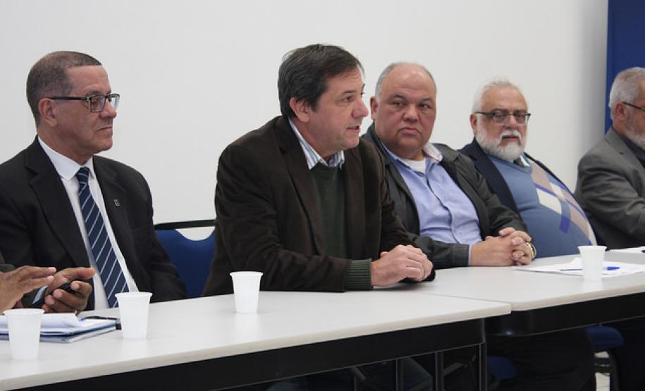 Inmetro e Ipems discutiram o comércio internacional de grãos nas três fronteiras, em Foz do Iguaçu - Paulo Gomes, Chico Brasileiro, Oliveira, Azevedo