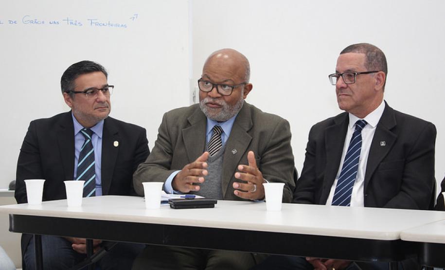 Inmetro e Ipems discutiram o comércio internacional de grãos nas três fronteiras, em Foz do Iguaçu - vereador Jeferson, Jorge Cruz, Paulo Gomes