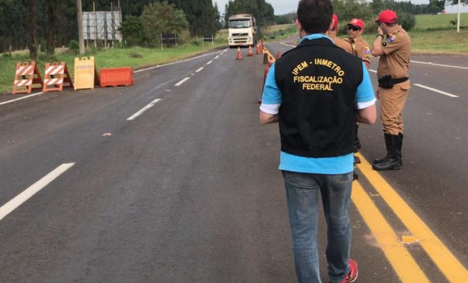2018 06 29 Crono REMAR Fiscalização de cronotacógrafos em Iporã, no Posto da Polícia Rodoviária