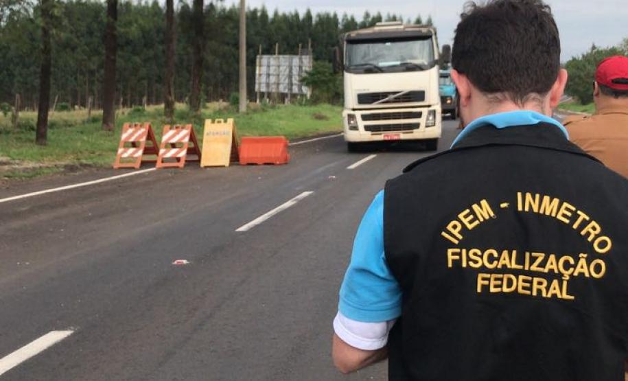 2018 06 29 Crono REMAR Fiscalização de cronotacógrafos em Iporã, no Posto da Polícia Rodoviária