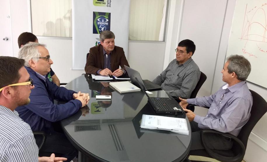 Diretor Administrativo e Financeiro recebe auditores do Inmetro