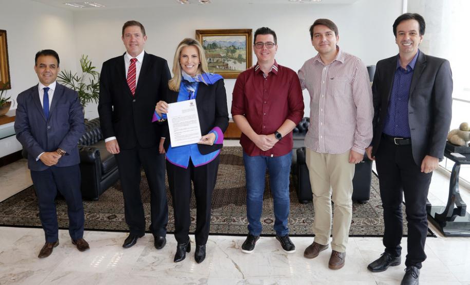 2018 11 19 Emerson Cida Borghetti Governadora Cida Borghetti e o presidente do IPEM PR Emerson Rosetti