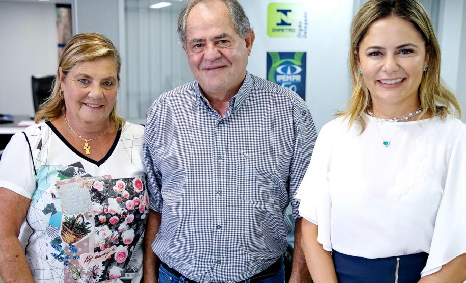 O presidente do IPEM-PR Rubico Camargo, a presidente do Provopar, Carlise Kwiatkowski, e a diretora social Silvana Aichinger.