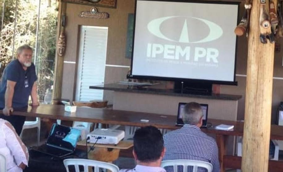 Equipe do IPEM-PR participa da reunião da APAC-PR