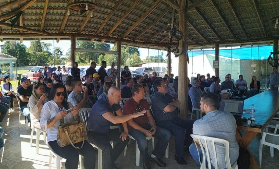 Equipe do IPEM-PR participa da reunião da APAC-PR