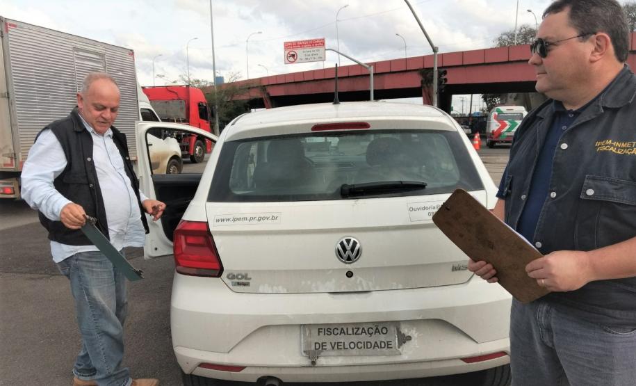 Verificação do radar fixo localizado na Linha Verde esquina com Rua Anne Frank, em Curitiba