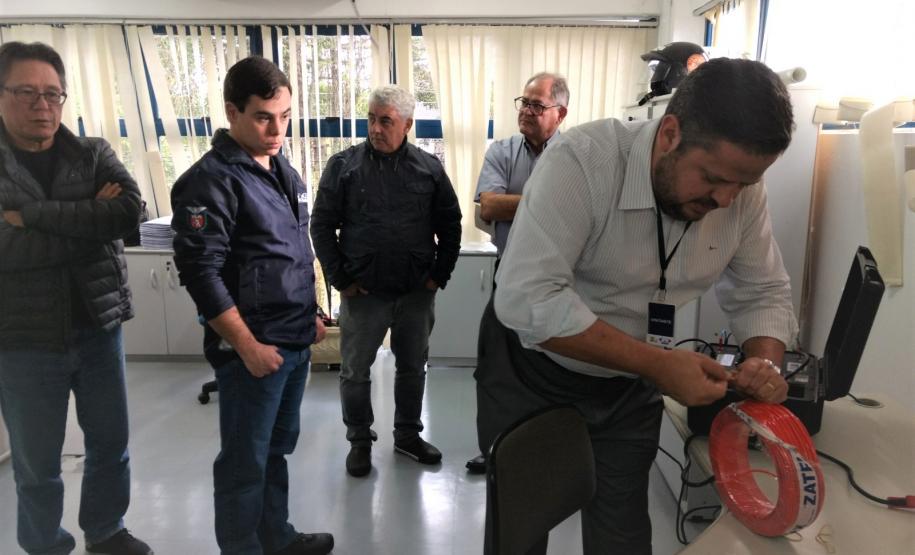 2019 07 31 Doação Aparelho Sindicel doa aparelho para fiscalização de fios e cabos elétricos