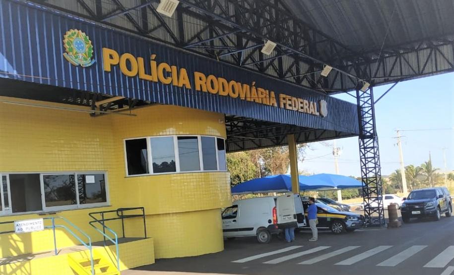 Equipe da Regional de Maringá fiscaliza cronotacógrafos na BR-376, Mandaguari