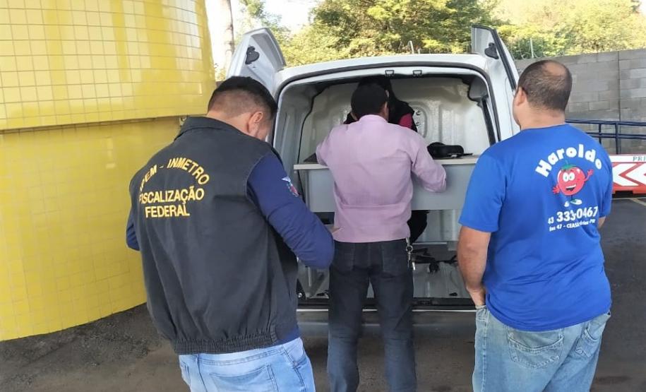 Equipe da Regional de Maringá fiscaliza cronotacógrafos na BR-376, Mandaguari