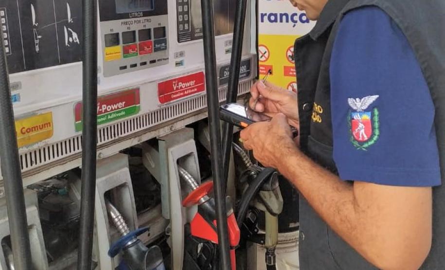 IPEM-PR fiscaliza bombas de combustíveis em Maringá