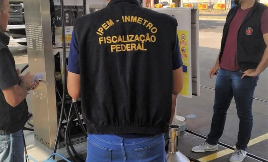 IPEM-PR fiscaliza bombas de combustíveis em Maringá