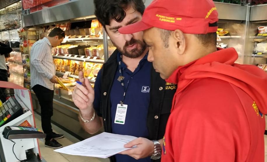 IPEM-PR fiscaliza balanças e produtos pré-embalados no comércio de Maringá