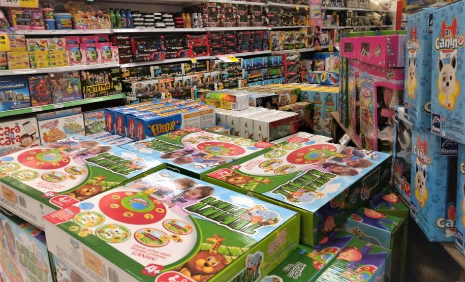 Brinquedos devem ser certificados pelo INMETRO e trazer o selo de garantia de que o produto foi ensaiado