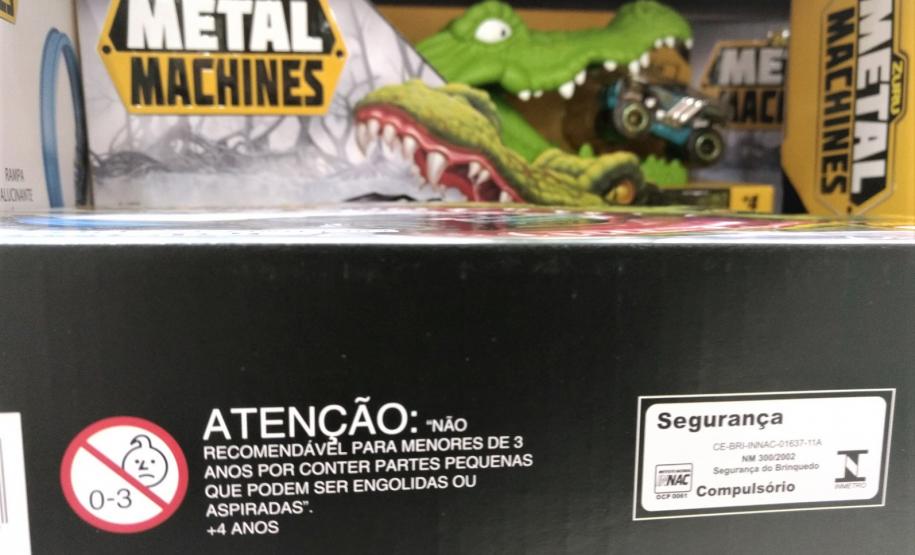 Brinquedos devem ser certificados pelo INMETRO e trazer o selo de garantia de que o produto foi ensaiado