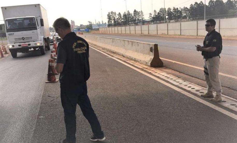 Regional de Cascavel fiscaliza cronotacógrafos na cidade de Cascavel