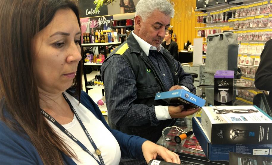 Fiscalização de aparelhos elétricos ligados à beleza feminina e masculina