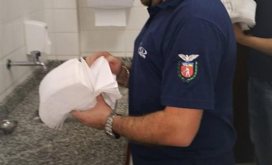 Ipem-PR analisa 11 marcas de papel toalha interfolhado