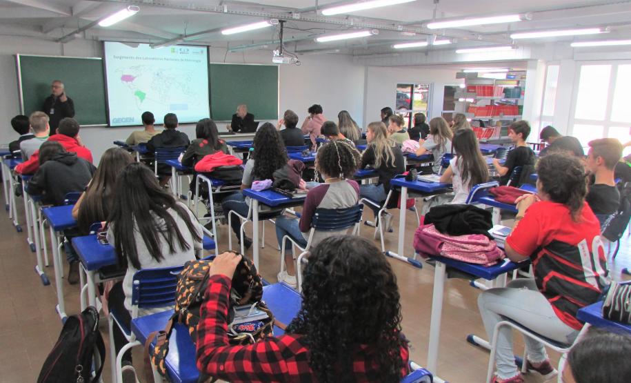 Palestra dos gerentes do IPEM-PR para alunos do IFPR - Campus de Colombo
