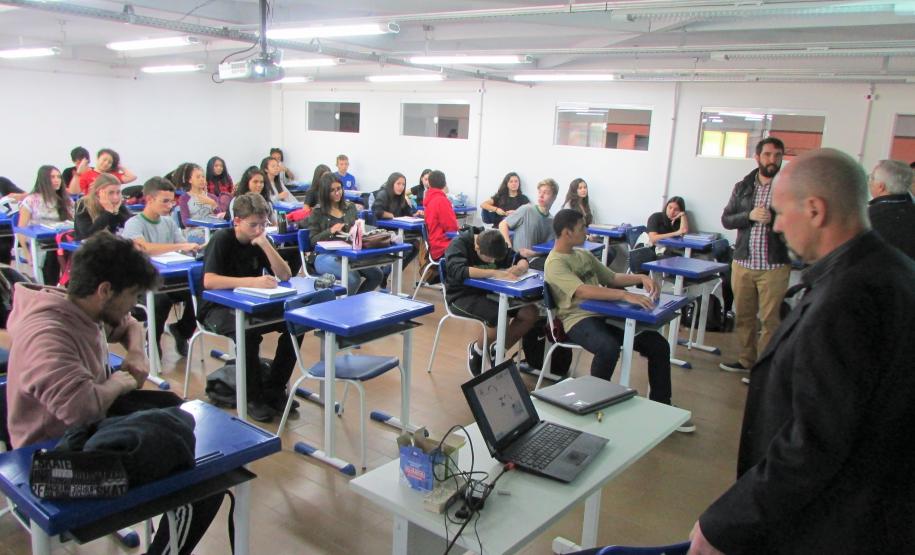 Palestra dos gerentes do IPEM-PR para alunos do IFPR - Campus de Colombo