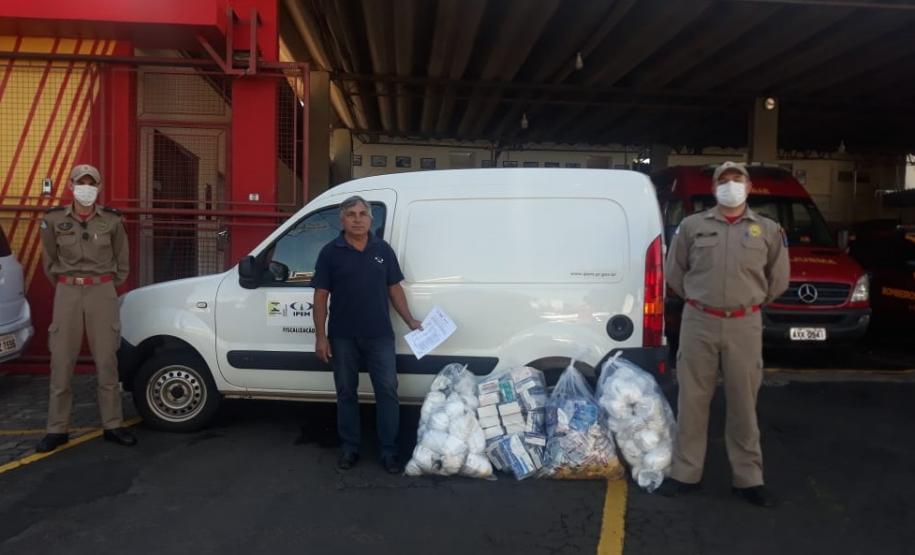 2020 04 15 Regional Guarapuava Gerente da Regional de Guarapuava, Nael dos Anjos, entrega luvas e máscaras para Defesa Civil