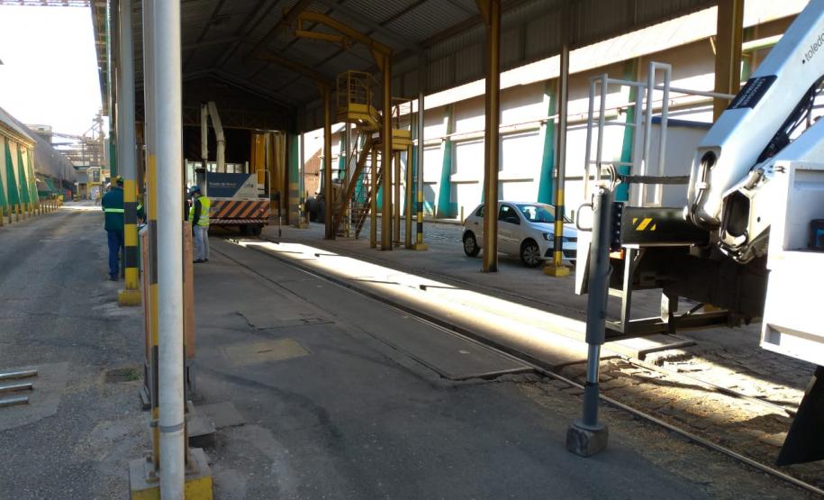 Vagão padrão da empresa Rumo, no Porto de Paranaguá