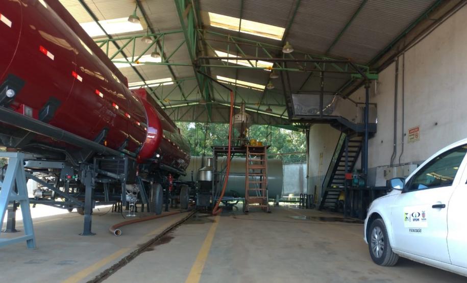 2020 08 13 tanque combustível Medida de mil litros do IPEM-PR é referência para fabricação de tanques na indústria