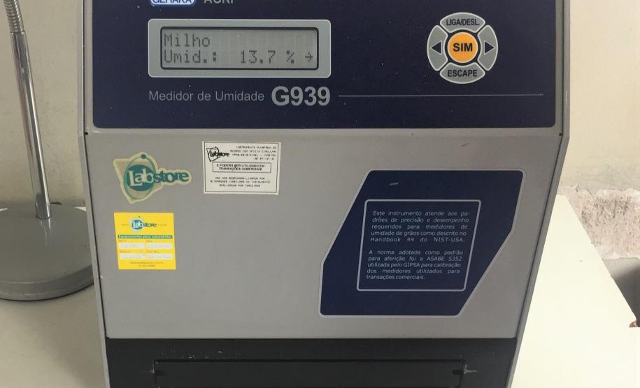 Equipe da Regional de Cascavel verifica Medidores de Umidade de Grãos em Cooperativas e Moinhos