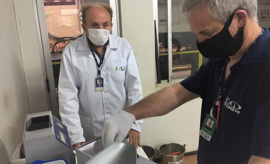 Equipe da Regional de Cascavel verifica Medidores de Umidade de Grãos em Cooperativas e Moinhos