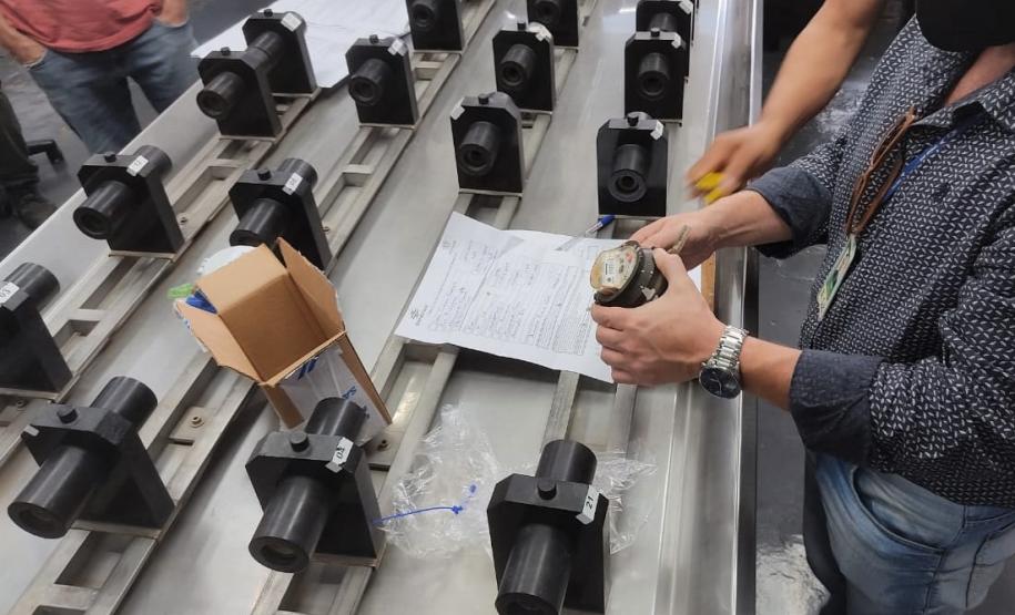 Treinamento que o IPEM-PR realizou com metrologistas do Inmetro/SC
