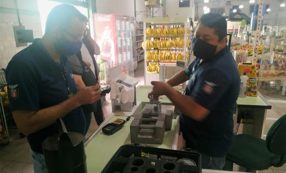 2020 11 12 Balanca Maringá Fiscalização de balança no comércio de Maringá