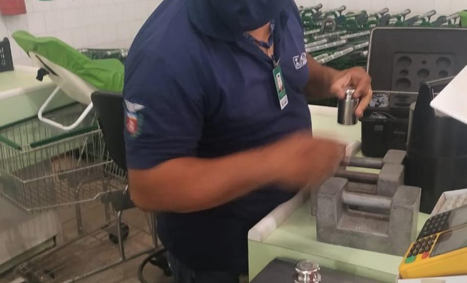 2020 11 12 Balanca Maringá Fiscalização de balança no comércio de Maringá