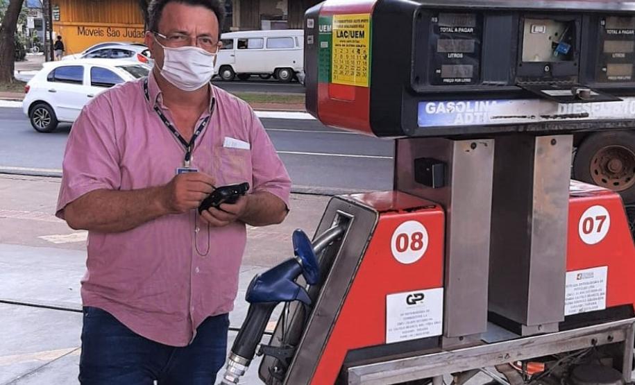 IPEM-PR fiscaliza postos de combustíveis em Maringá - Corregedor Silvio Espinosa