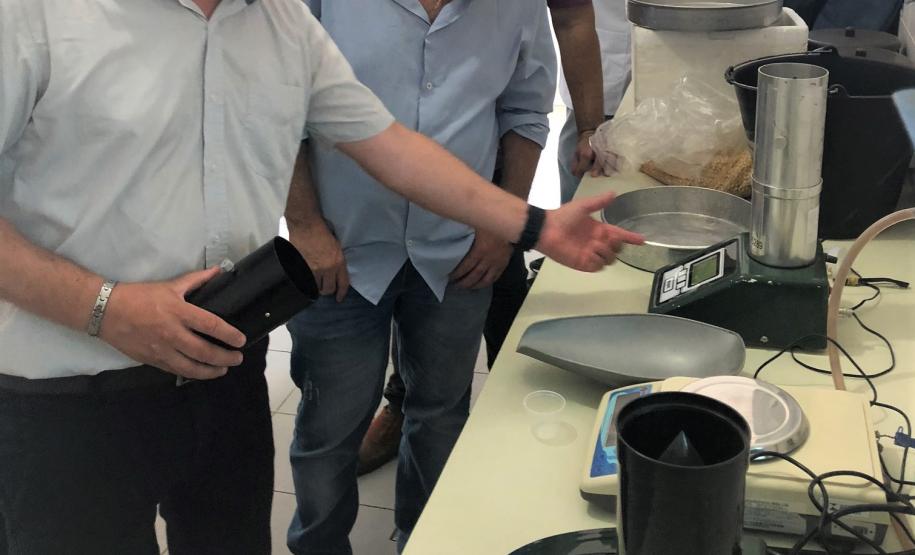 IPEM-PR ministrou treinamento dos técnicos do IPEM do Mato Grosso para atuar no Laboratório de Umidade de Grãos