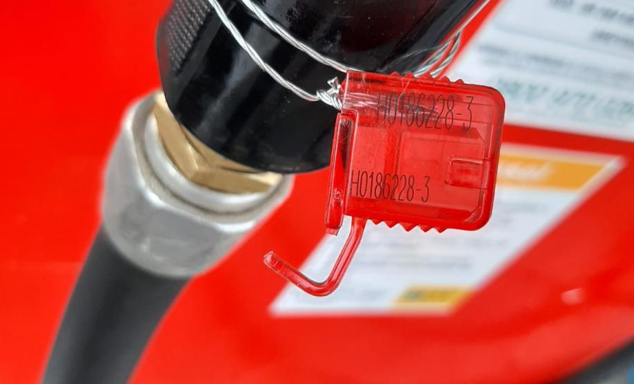 Ação conjunta fiscaliza bombas de combustíveis em Apucarana e Arapongas