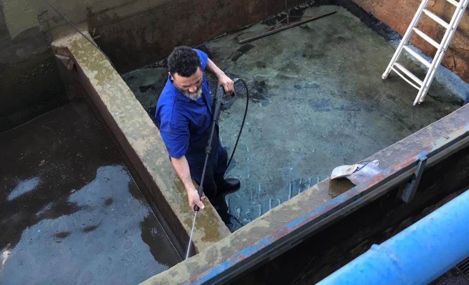 2020 12 03 Limpeza Cascavel Sistema de verificação de caminhões e vagões tanques 
da Regional de Cascavel passa por limpeza e manutenção