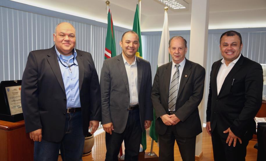 Presidente do Ipem visita Câmara Municipal de Curitiba Oliveira Filho, Osias Moraes, Ailton Araújo, Fábio Santos