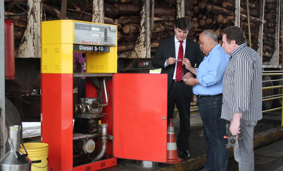 Presidente Ipem Ipem autua postos em Sengés